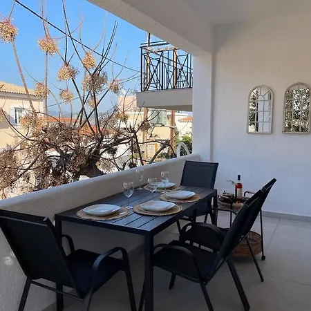 Lovely 2-Bedroom Apartment In The Heart Of Ermioni Exterior photo