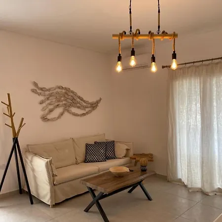 Lovely 2-Bedroom Apartment In The Heart Of Ermioni Exterior photo