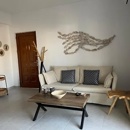 Lovely 2-Bedroom Apartment In The Heart Of Ermioni Exterior photo