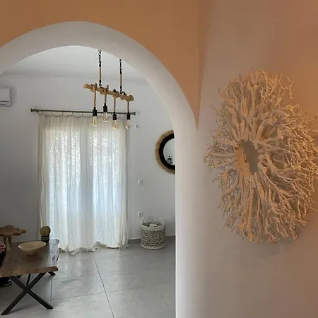 Lovely 2-Bedroom Apartment In The Heart Of Ermioni Exterior photo