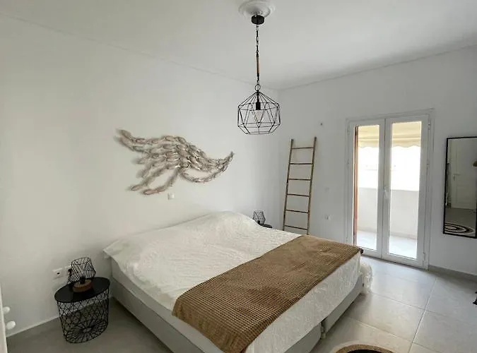 Lovely 2-Bedroom Apartment In The Heart Of Ermioni